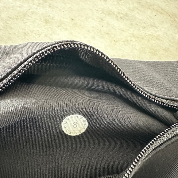 Lululemon leggings - 8 - Picture 4 of 5